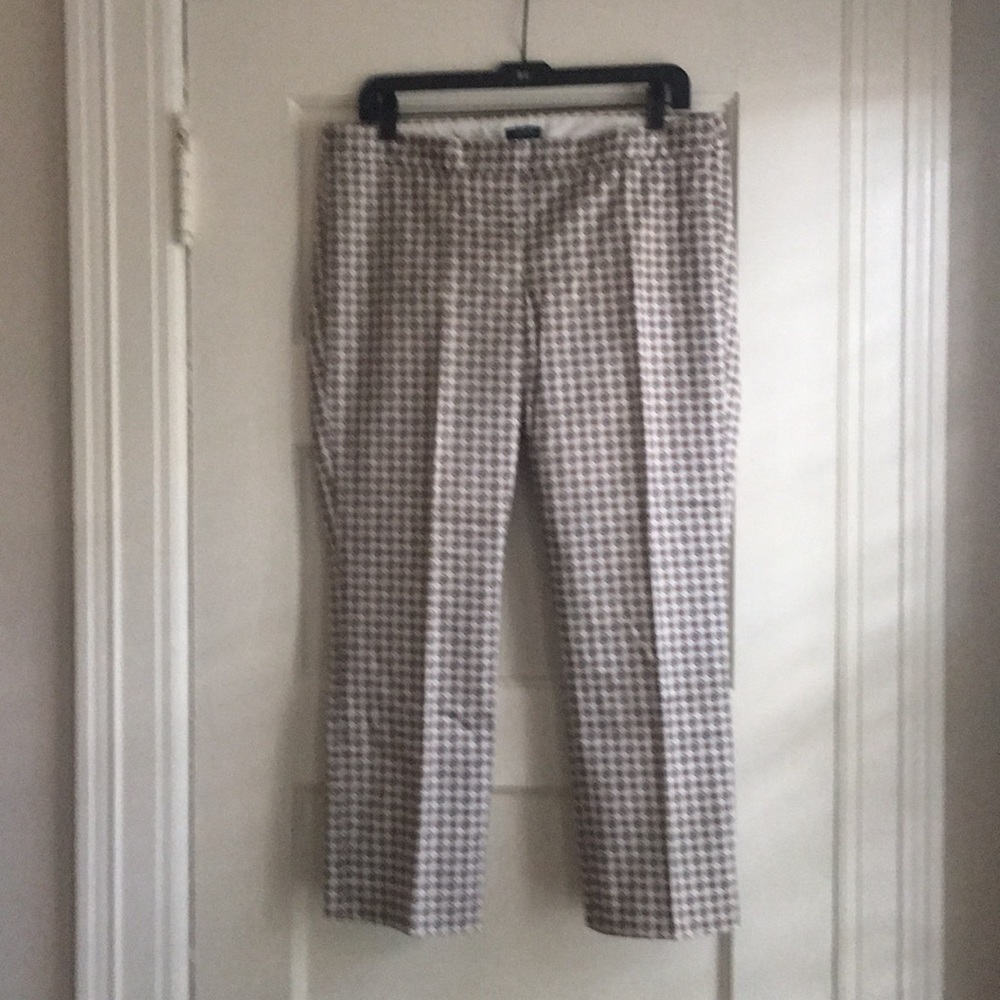 J Crew City Fit Capri Pant